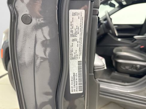 Used 2024 Jeep Grand Cherokee L Altitude AWD/4WD image 11