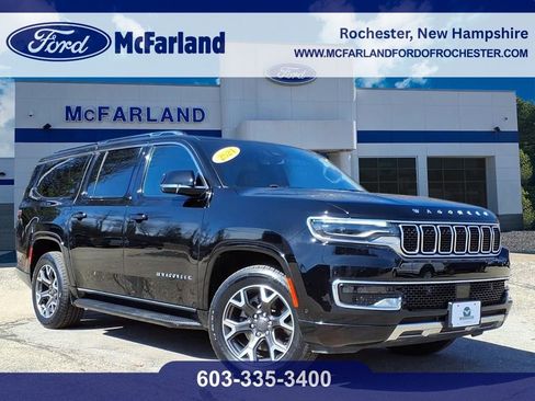 Used 2024 Jeep Wagoneer L Series III w/ Flexible Seating Group AWD/4WD image 1