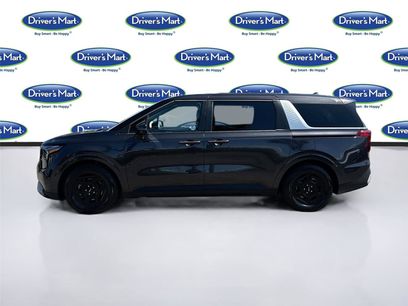 Used 2025 Kia Carnival