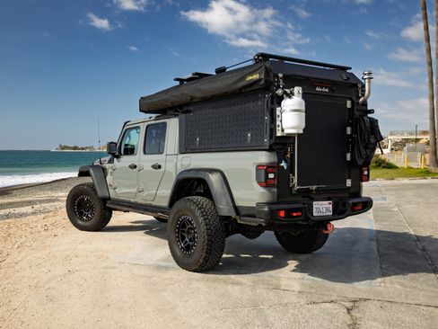 Used 2021 Jeep Gladiator Rubicon image 7