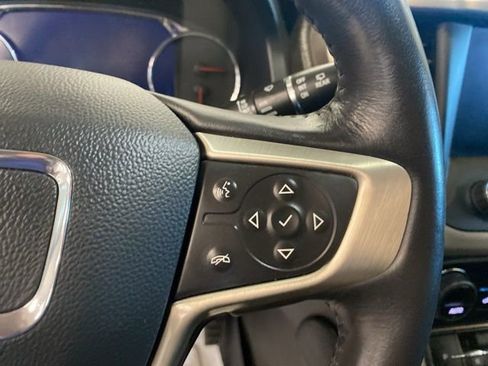 Used 2022 GMC Acadia Denali w/ Denali Technology Package image 17