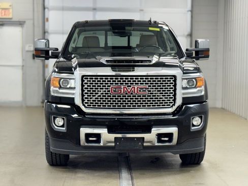 Used 2017 GMC Sierra 3500 Denali w/ Duramax Plus Package image 2