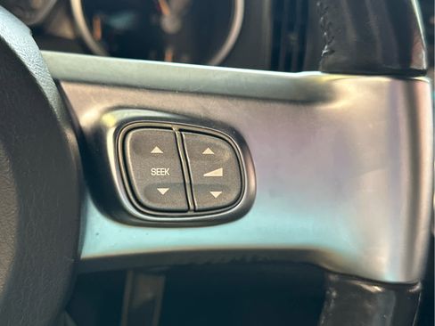 Used 2004 Chevrolet SSR w/ Preferred Equipment Group image 29