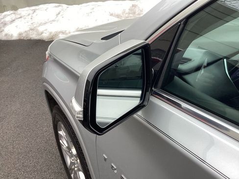 Used 2020 Chevrolet Traverse High Country image 32