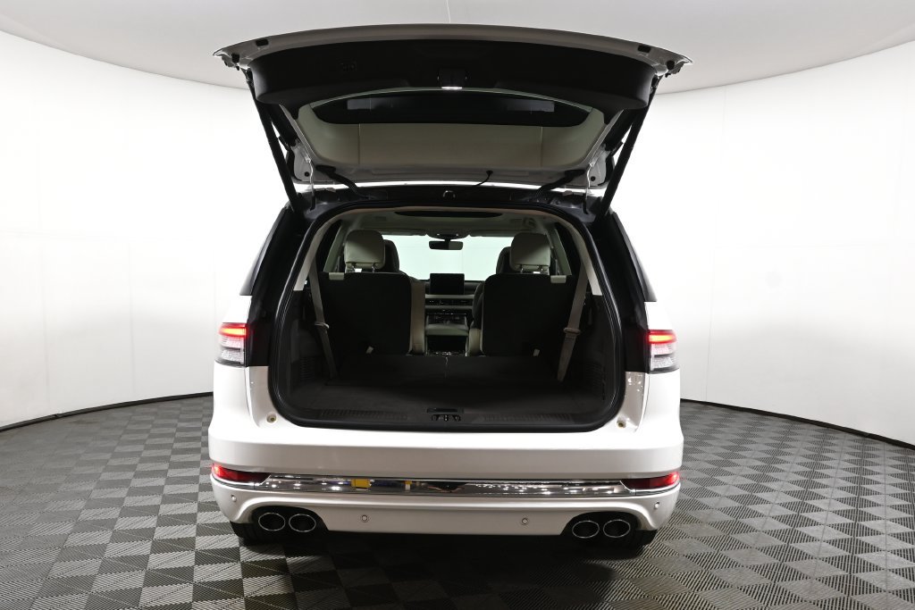 Used 2024 Lincoln Aviator Black Label AWD/4WD image 34