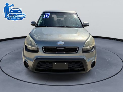 Used 2013 Kia Soul + image 4
