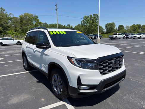 Used 2025 Honda Passport TrailSport image 8