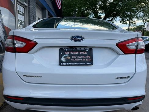 Used 2016 Ford Fusion SE FWD image 4