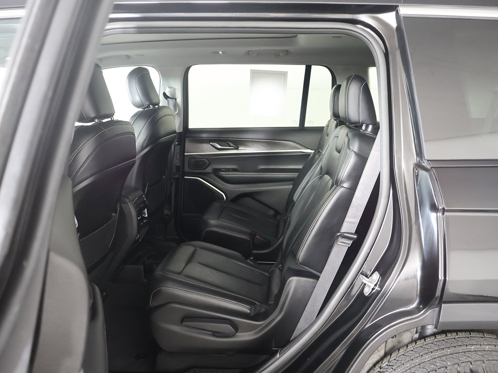 Used 2021 Jeep Grand Cherokee L Limited AWD/4WD image 35