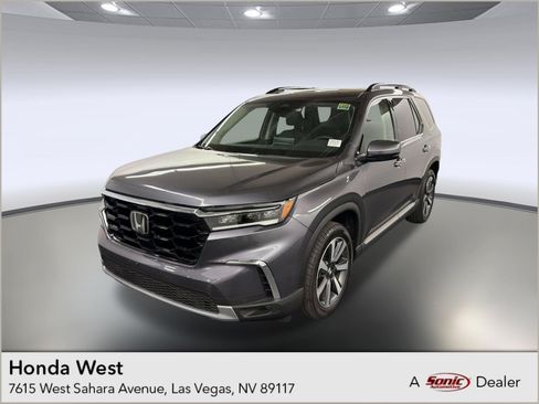Certified 2024 Honda Pilot Touring image 1