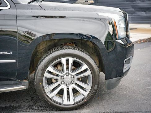 Used 2018 GMC Yukon Denali image 5