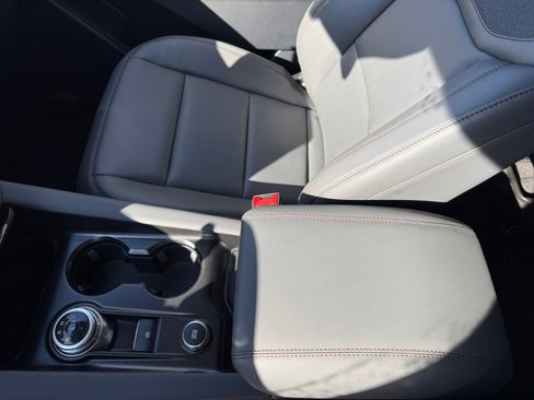 New 2025 Ford Explorer Active w/ Active Comfort Package image 14