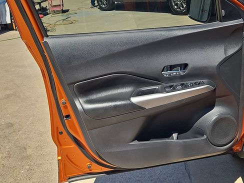 Used 2020 Nissan Kicks SR w/ SR Premium Package FWD image 14