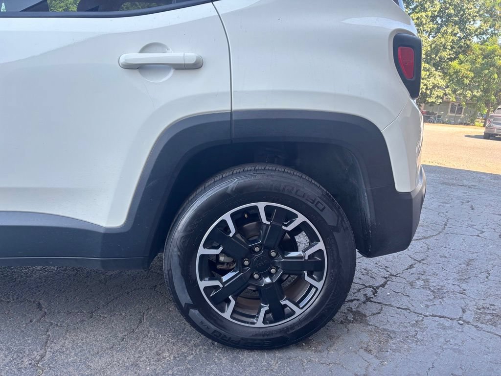 Used 2023 Jeep Renegade Trailhawk AWD/4WD image 9