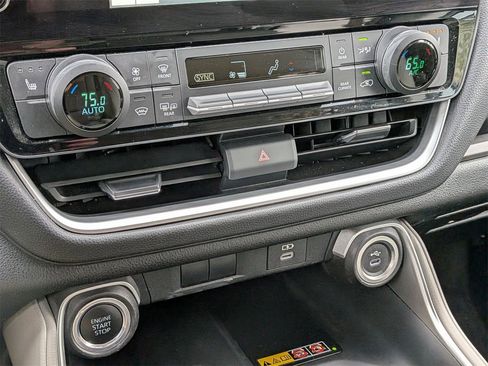 Used 2024 Toyota Grand Highlander XLE image 17