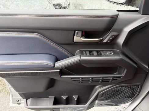 New 2026 Toyota 4Runner 4WD image 7