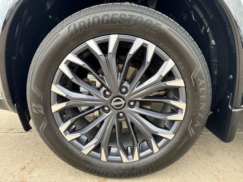 Used 2024 Nissan Rogue Platinum AWD/4WD image 11