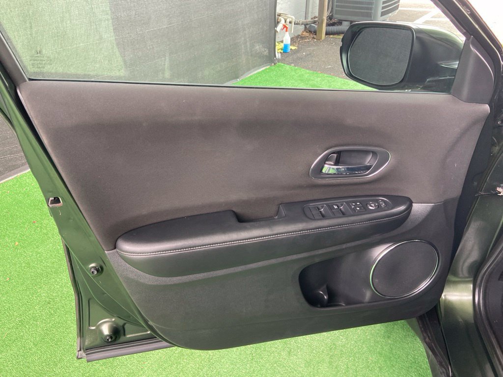 Used 2017 Honda HR-V EX image 34
