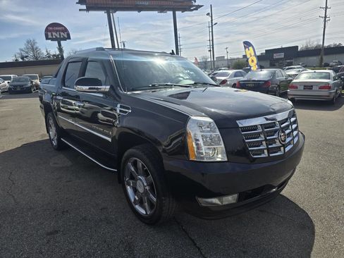 Used 2008 Cadillac Escalade EXT image 4