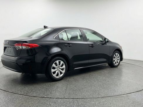 Used 2025 Toyota Corolla LE FWD image 9