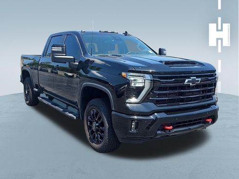 Used 2026 Chevrolet Silverado 2500 LT w/ Trail Boss Package AWD/4WD image 1