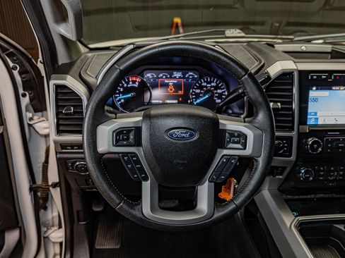 Used 2019 Ford F350 Lariat image 15