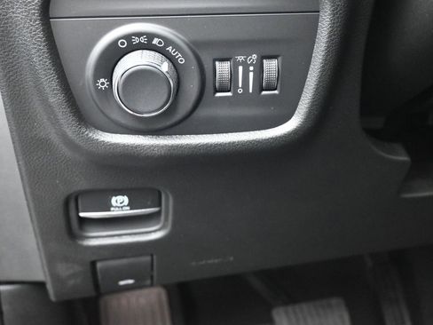 New 2025 Jeep Grand Cherokee Laredo X w/ Luxury Tech Group I RWD image 21