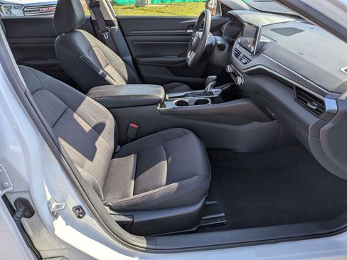 Used 2024 Nissan Altima 2.5 SV image 35