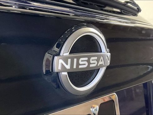 Certified 2025 Nissan Kicks SV w/ SV Premium Package AWD/4WD image 39