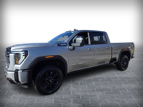 Used 2025 GMC Sierra 2500 AT4 w/ AT4 Premium Plus Package image 3