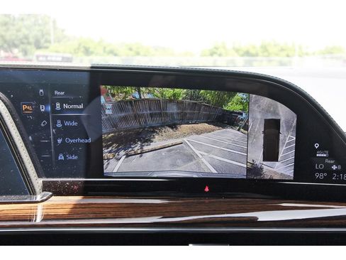 Used 2023 Cadillac Escalade Premium Luxury AWD/4WD image 29