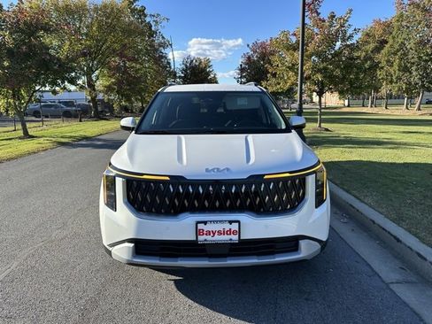 New 2026 Kia Carnival EX image 4