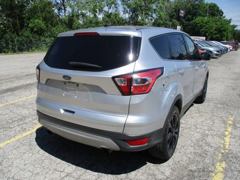 Used 2017 Ford Escape SE AWD/4WD image 3