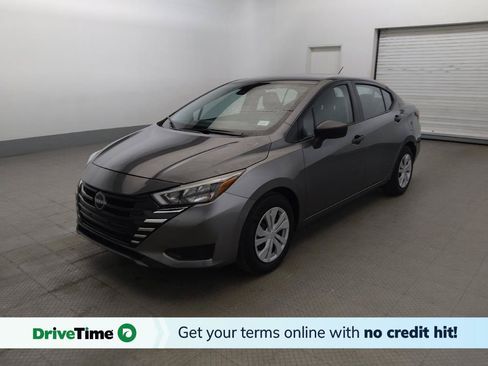 Used 2025 Nissan Versa S FWD image 1