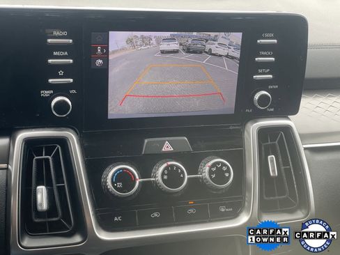 Used 2023 Kia Sorento LX image 18