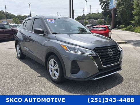 Used 2023 Nissan Kicks S FWD image 7