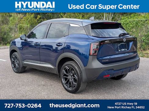 Used 2025 Nissan Kicks SR FWD image 3