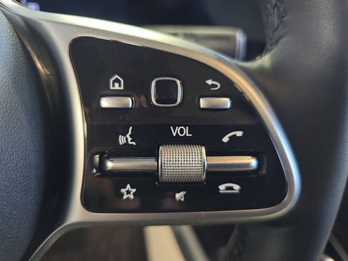 Certified 2022 Mercedes-Benz GLB 250 4MATIC w/ Premium Package Lite image 20