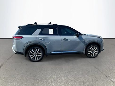 Used 2022 Nissan Pathfinder Platinum w/ Lighting Package (N93) FWD image 30