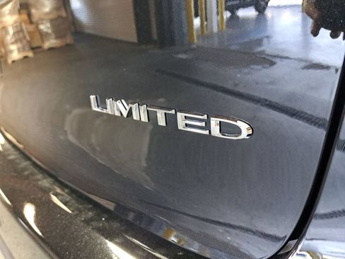 New 2026 Chrysler Pacifica Limited image 7