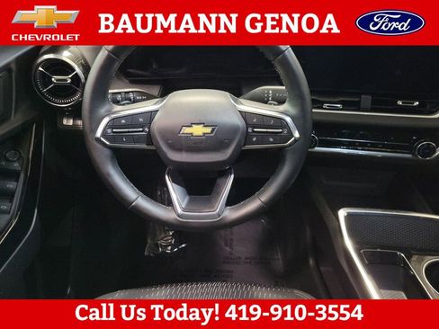 Used 2025 Chevrolet Equinox LT FWD image 13