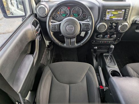 Used 2017 Jeep Wrangler Unlimited Sahara w/ Max Tow Package image 17