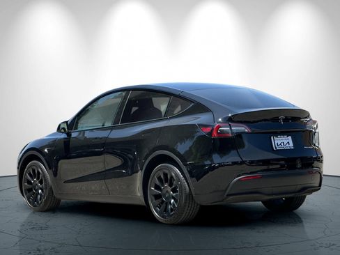 Used 2024 Tesla Model Y Long Range AWD/4WD image 6