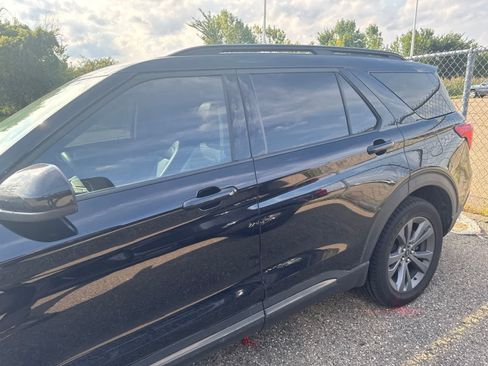 Used 2024 Ford Explorer XLT w/ Equipment Group 202A AWD/4WD image 14