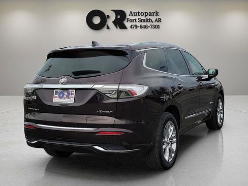Used 2023 Buick Enclave Avenir image 5