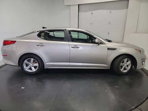 Used 2015 Kia Optima LX FWD image 11