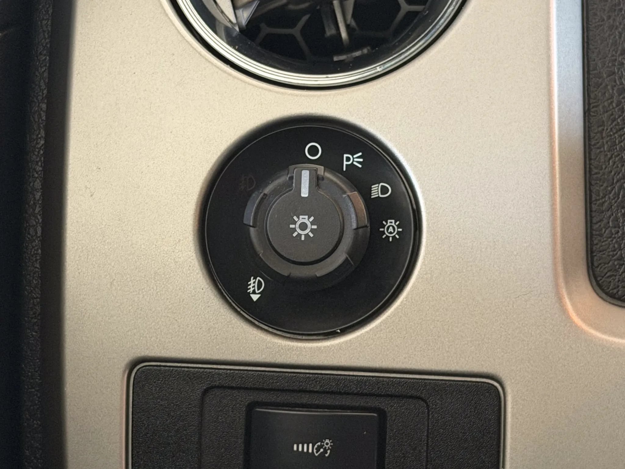Used 2014 Ford F150 FX4 AWD/4WD image 36