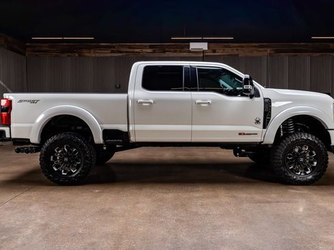 Used 2024 Ford F250 Lariat w/ Lariat Ultimate Package AWD/4WD image 9