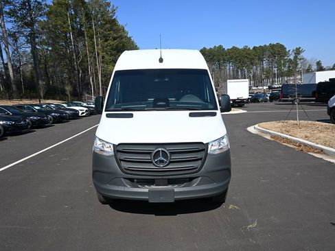 Used 2025 Mercedes-Benz Sprinter 2500 image 28