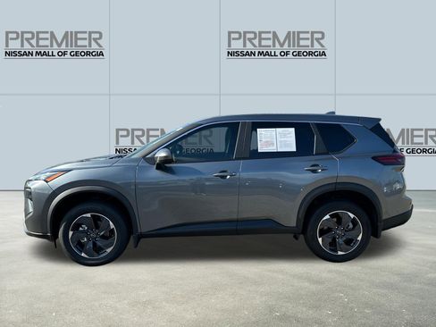 Used 2026 Nissan Rogue SV image 8
